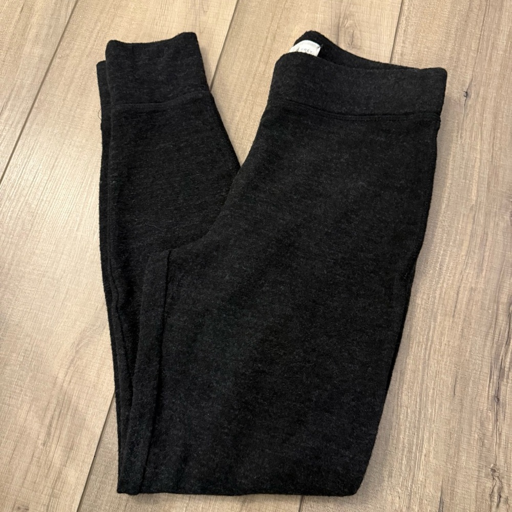 Lou & Grey Charcoal Leggings